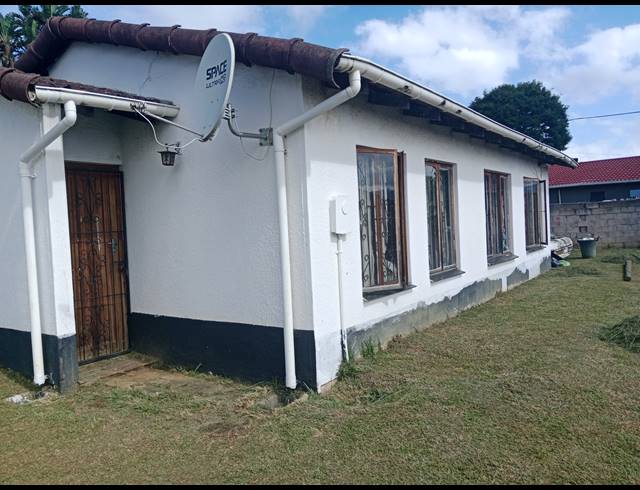 3 BEDROOM FREEHOLD FOR SALE IN PANORAMA GARDENS